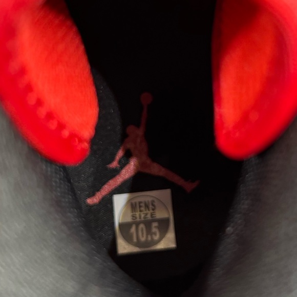 Nike Air Jordan 1 Mid Size Men’s 10.5 - LAST CHANCE!!! - Picture 5 of 14